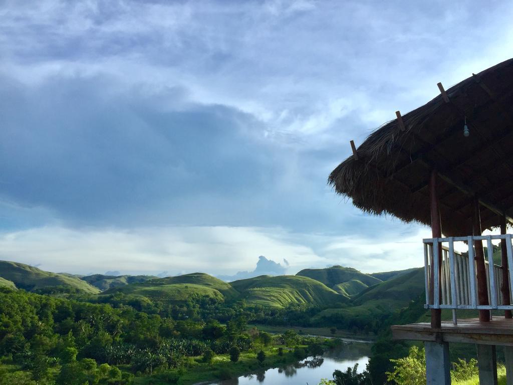 Morinda Villa And Resto Waingapu Exterior photo